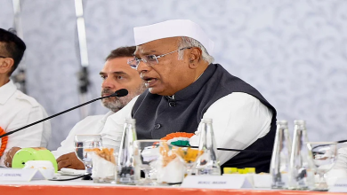 पटना सीडब्ल्यूसी बैठक में कांग्रेस अध्यक्ष मल्लिकार्जुन खड़गे भाजपा पर हमला बोलते हुए