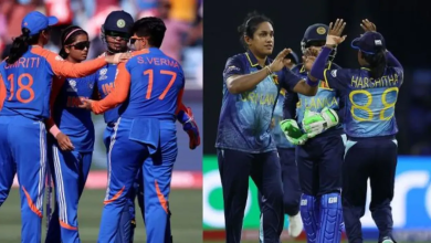 भारतीय महिला क्रिकेट टीम के खिलाड़ी विश्व कप मैच के दौरान खेलते हुए