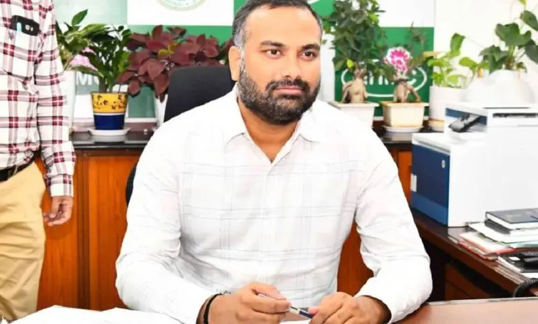 जीएचएमसी आयुक्त आर.वी. कर्णन स्वच्छता समीक्षा बैठक