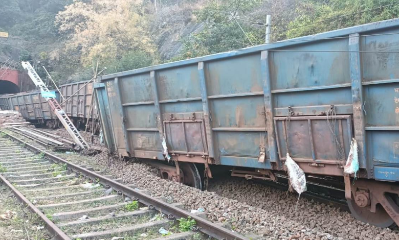 कोत्तवलसा-किरंदुल रेलमार्ग पर मालगाड़ी पटरी से उतरी