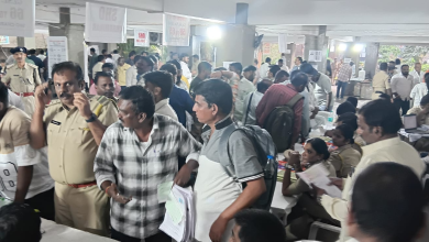 शराब की दुकान लाइसेंस के लिए आवेदन करने वाले लोग