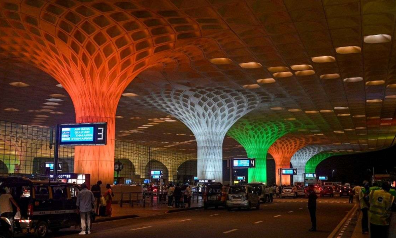 मुंबई हवाई अड्डे पर ड्रोन, गांजा एवं विदेशी जानवर बरामदगी