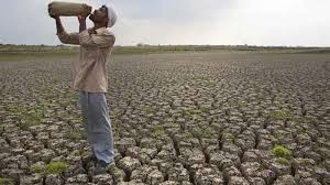 तेलंगाना में जल संकट के कारण सूखी नहरें और प्रभावित किसान।