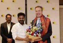 रेवंत रेड्डी ने तेलंगाना निवेश पर चर्चा की