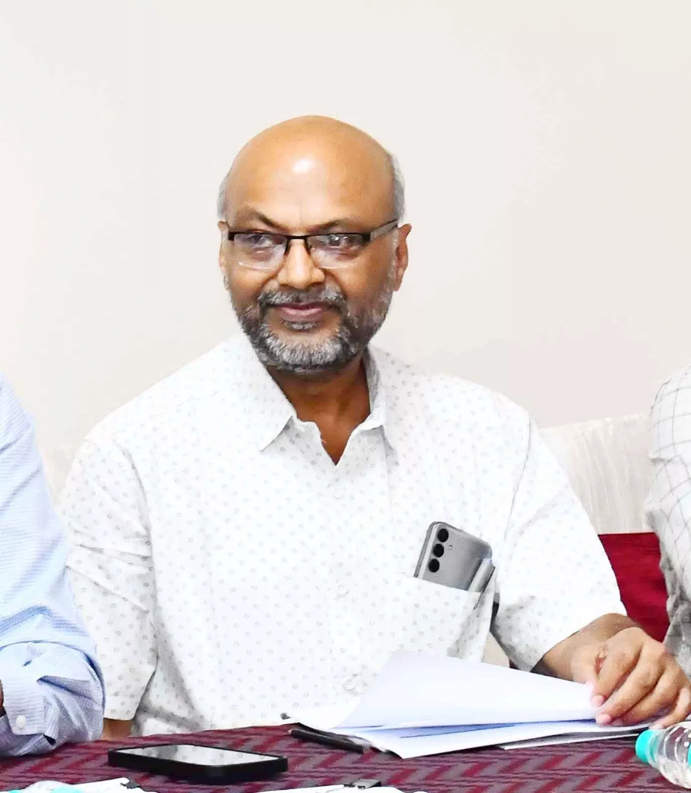 व्यय पर्यवेक्षक संजीव कुमार लाल ने उम्मीदवारों को चुनाव नियमों का पालन करने की सलाह दी