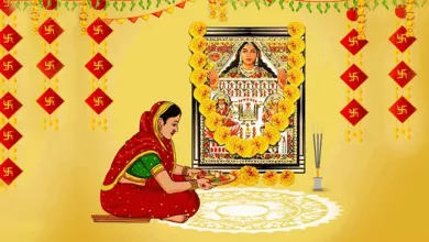 अहोई अष्टमी व्रत करती महिलाएं, पूजा थाली और दीप सजावट
