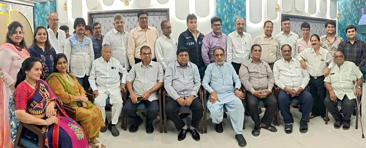 एस.एस. जैन स्कूल हस्तांतरण बैठक में ट्रस्ट पदाधिकारी