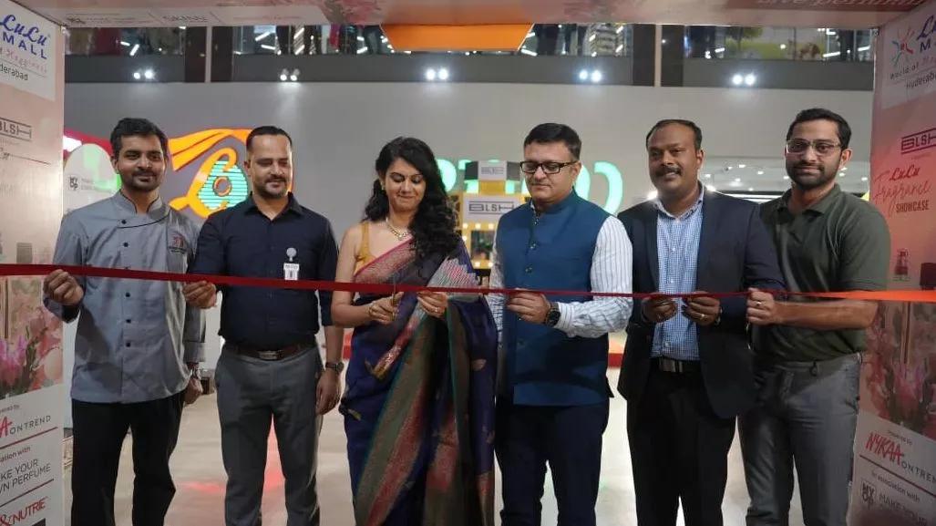 लुलु मॉल में कामना जेठमलानी ने किया उद्घाटन