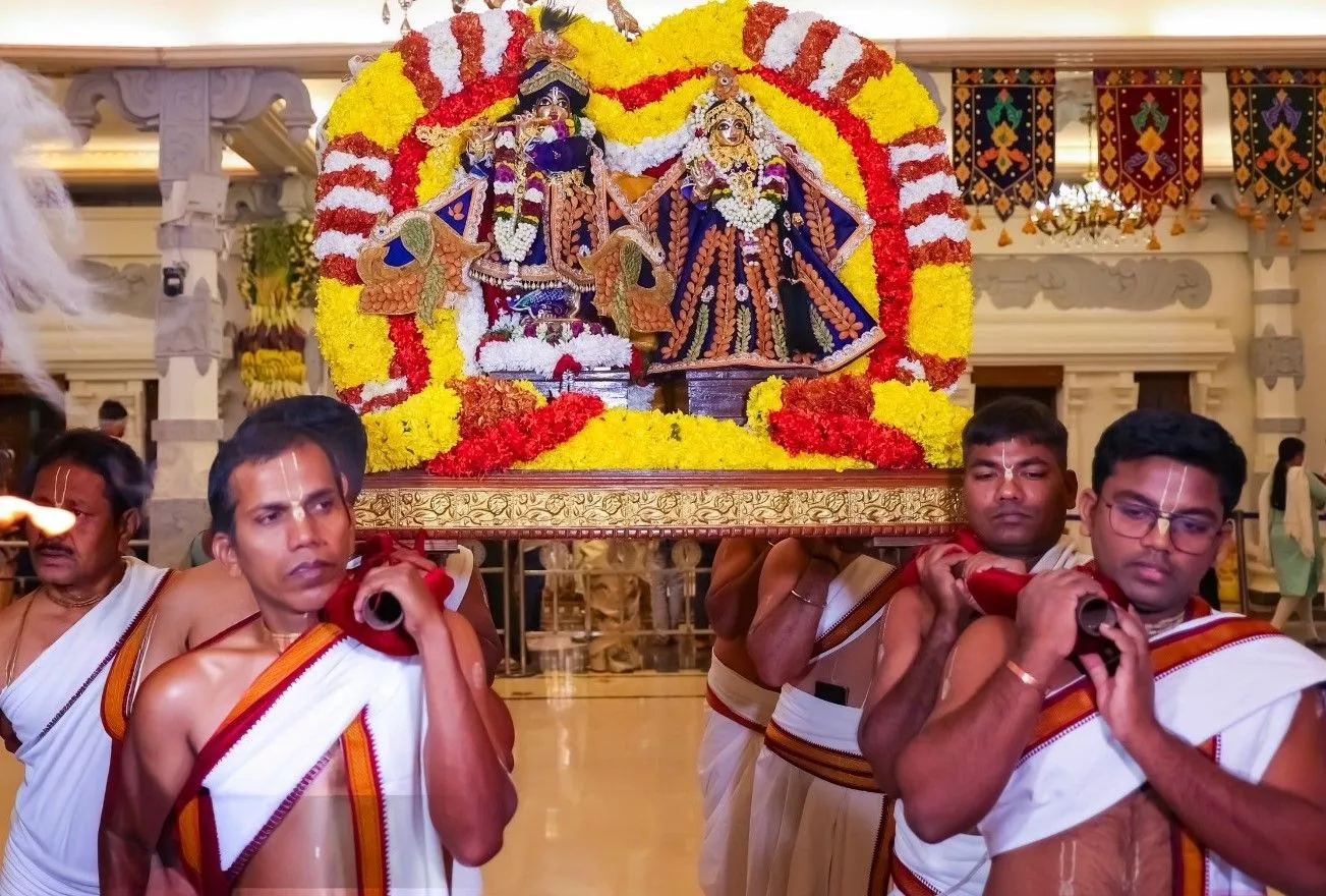 हरे कृष्ण स्वर्ण मंदिर में श्री ब्रह्मोत्सव का दिव्य उत्सव चरम पर