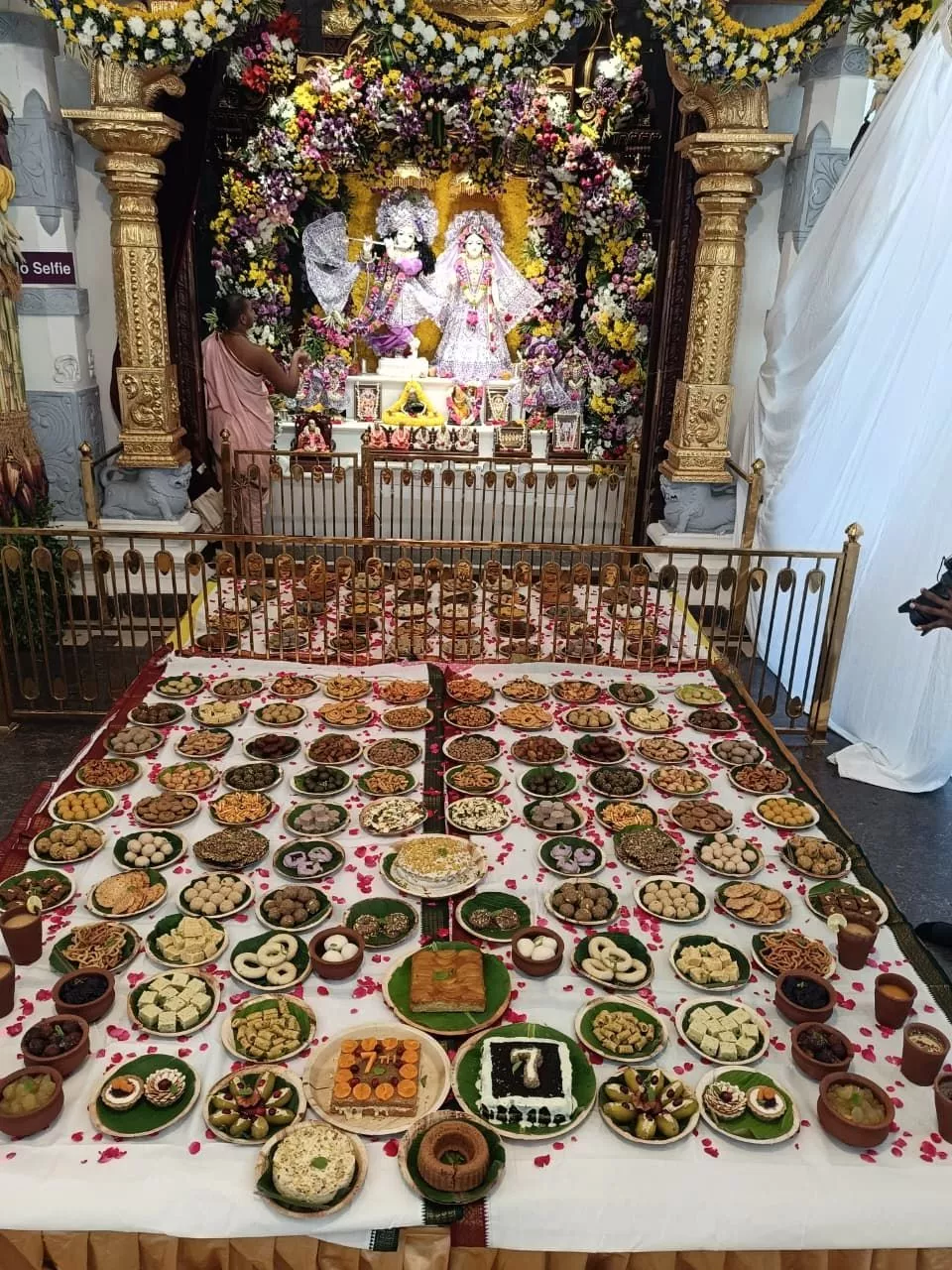 हरे कृष्ण स्वर्ण मंदिर में श्री ब्रह्मोत्सव का दिव्य उत्सव चरम पर