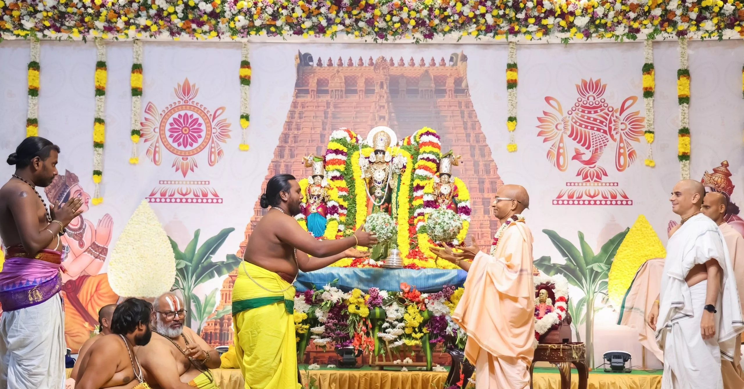 हरे कृष्ण स्वर्ण मंदिर में श्री ब्रह्मोत्सव का दिव्य उत्सव चरम पर