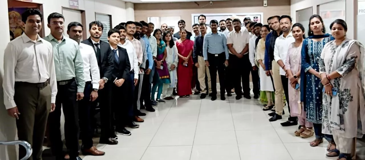 आबकारी अकादमी में प्रशिक्षण शुरू होने पर मौजूद अधिकारी और प्रशिक्षु उम्मीदवारआबकारी अकादमी में प्रशिक्षण शुरू होने पर मौजूद अधिकारी और प्रशिक्षु उम्मीदवार