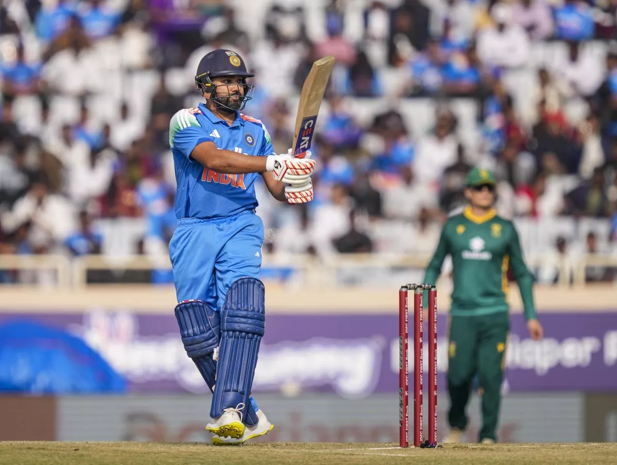 रोहित शर्मा ने वनडे में सर्वाधिक छक्कों का नया विश्व रिकॉर्ड बनाया