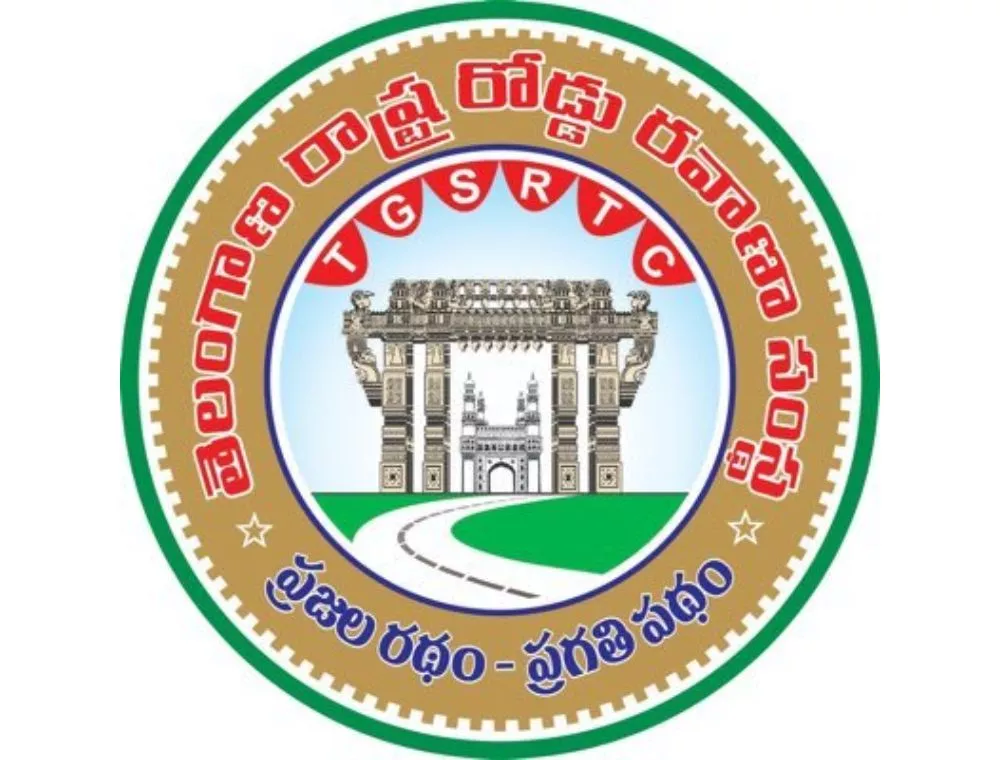 चेवेल्ला सड़क हादसे में आरटीसी बस और टिप्पर की टक्कर स्थल