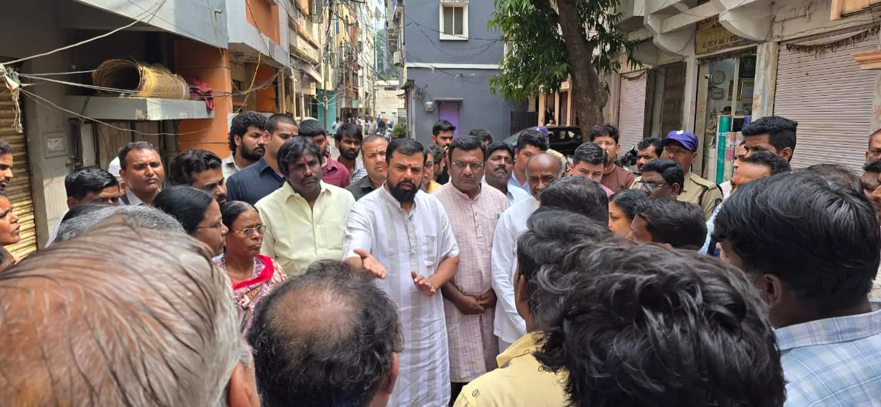 गोशामहल विधायक टी. राजा सिंह ने 60 घरों को खाली करने के नोटिस पर विरोध किया