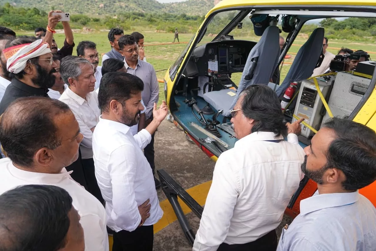 एसएलबीसी सुरंग परियोजना में मुख्यमंत्री रेवंत रेड्डी का एरियल सर्वे निरीक्षण और तेलंगाना की विकास प्रतिबद्धता।