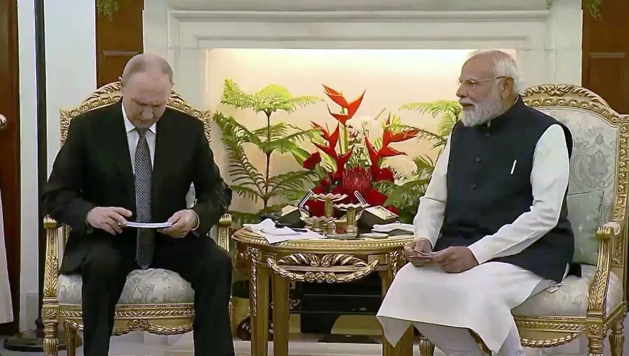मोदी-पुतिन बैठक में भारत-रूस संबंधों पर महत्वपूर्ण बातचीत