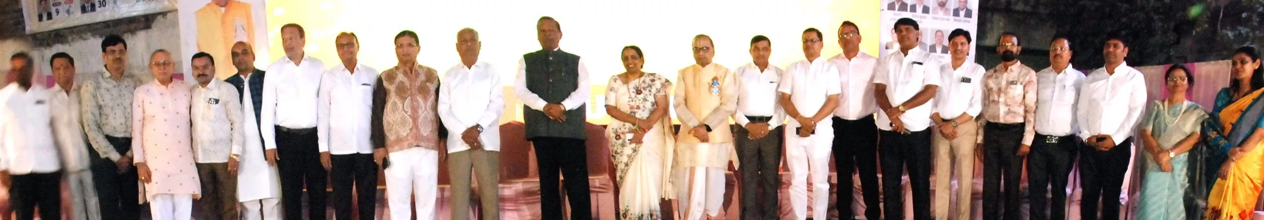 परिवर्तन सभा में महेश बैंक पर प्रमुख वक्ताओं के संबोधन का दृश्य