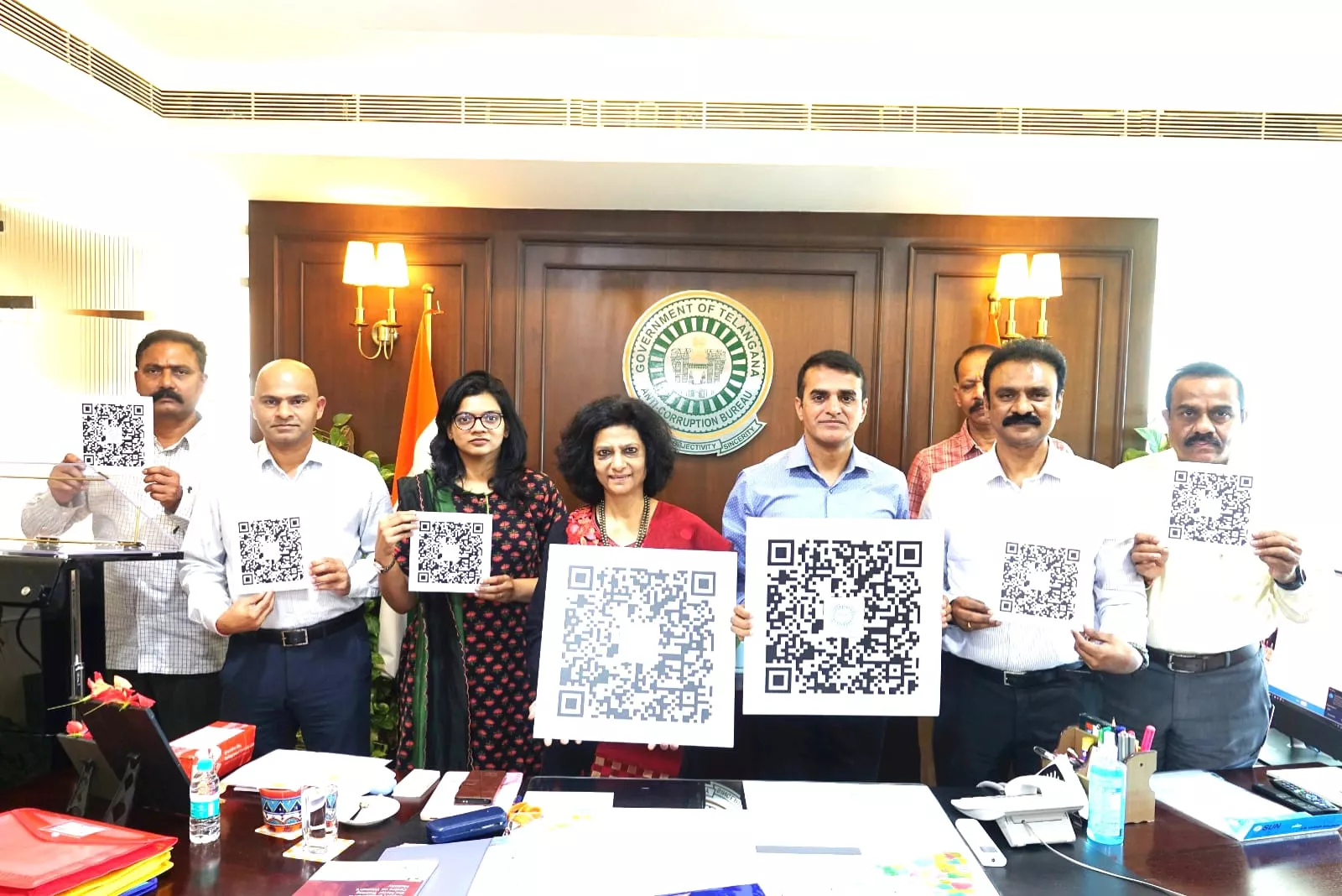 रिश्वत शिकायतों के लिए जारी क्यूआर कोड पोस्टर