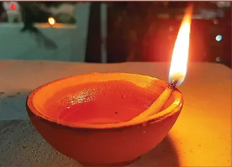 पूजा में तिल के तेल के दीपक का महत्व और धार्मिक मान्यताएं