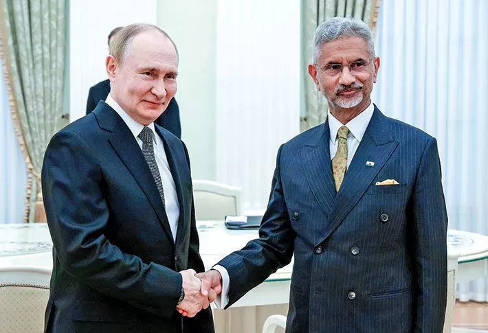 वैश्विक चुनौतियों के बीच संबंध स्थिर बने हुए