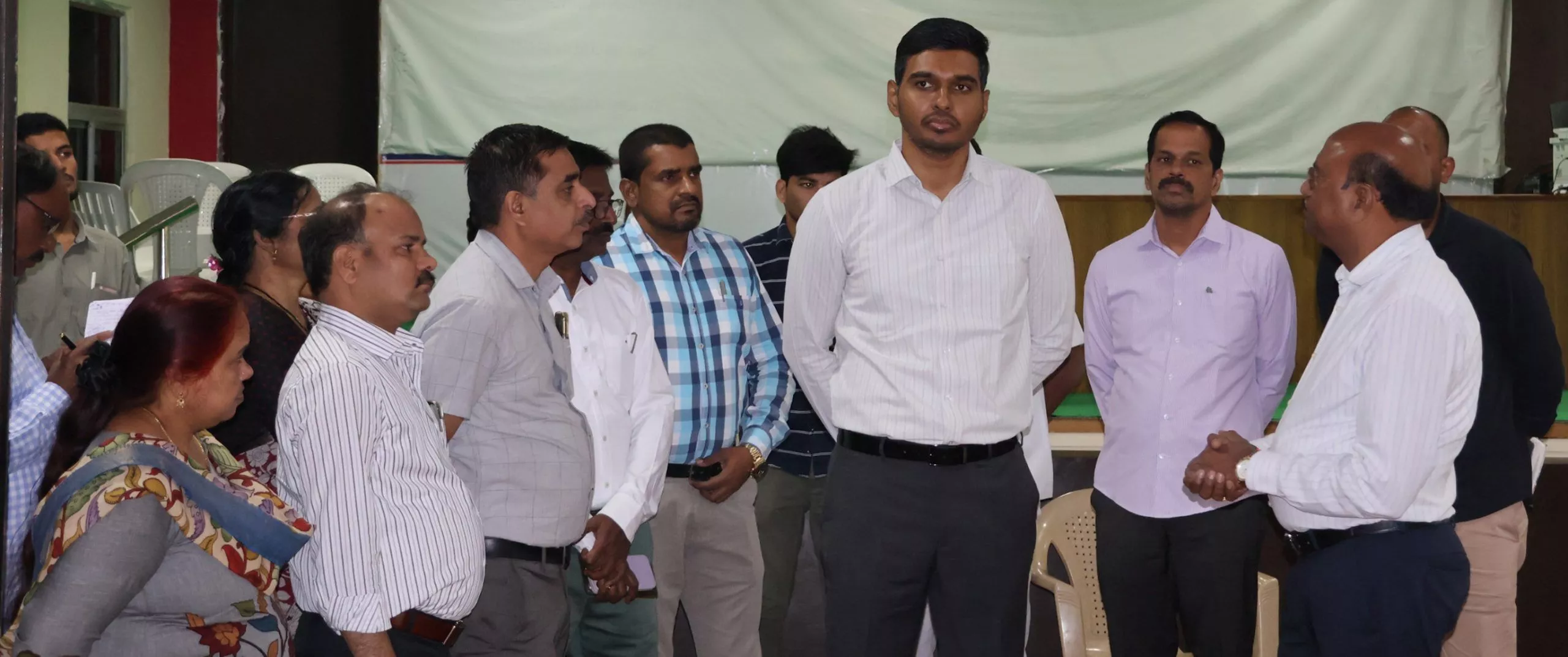 महेश बैंक निदेशक चुनाव के लिए पोलिंग और काउंटिंग सुविधाओं का निरीक्षण