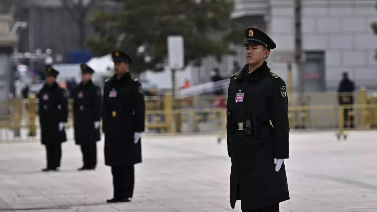 चीन में भ्रष्टाचार रोधी अभियान, 65 अधिकारी हिरासत में