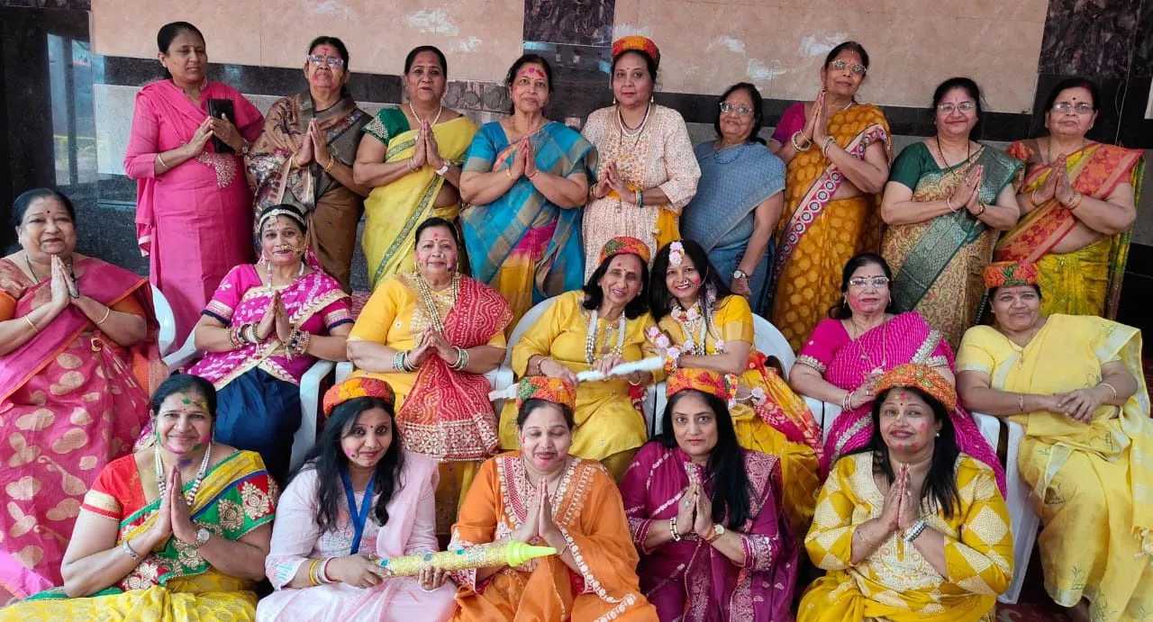 लोअर टैंकबंड में चेतना संस्था का रंगीन होली उत्सव