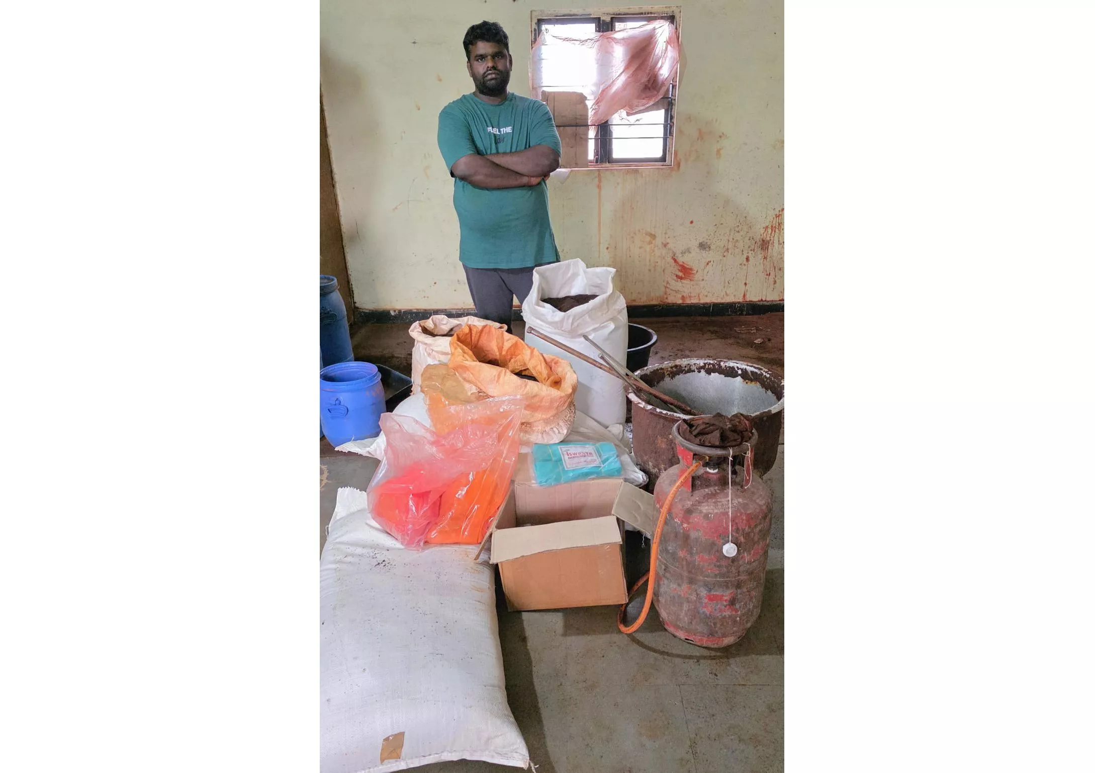 सनतनगर में मिलावटी चाय पत्ती जब्त करने की कार्रवाई