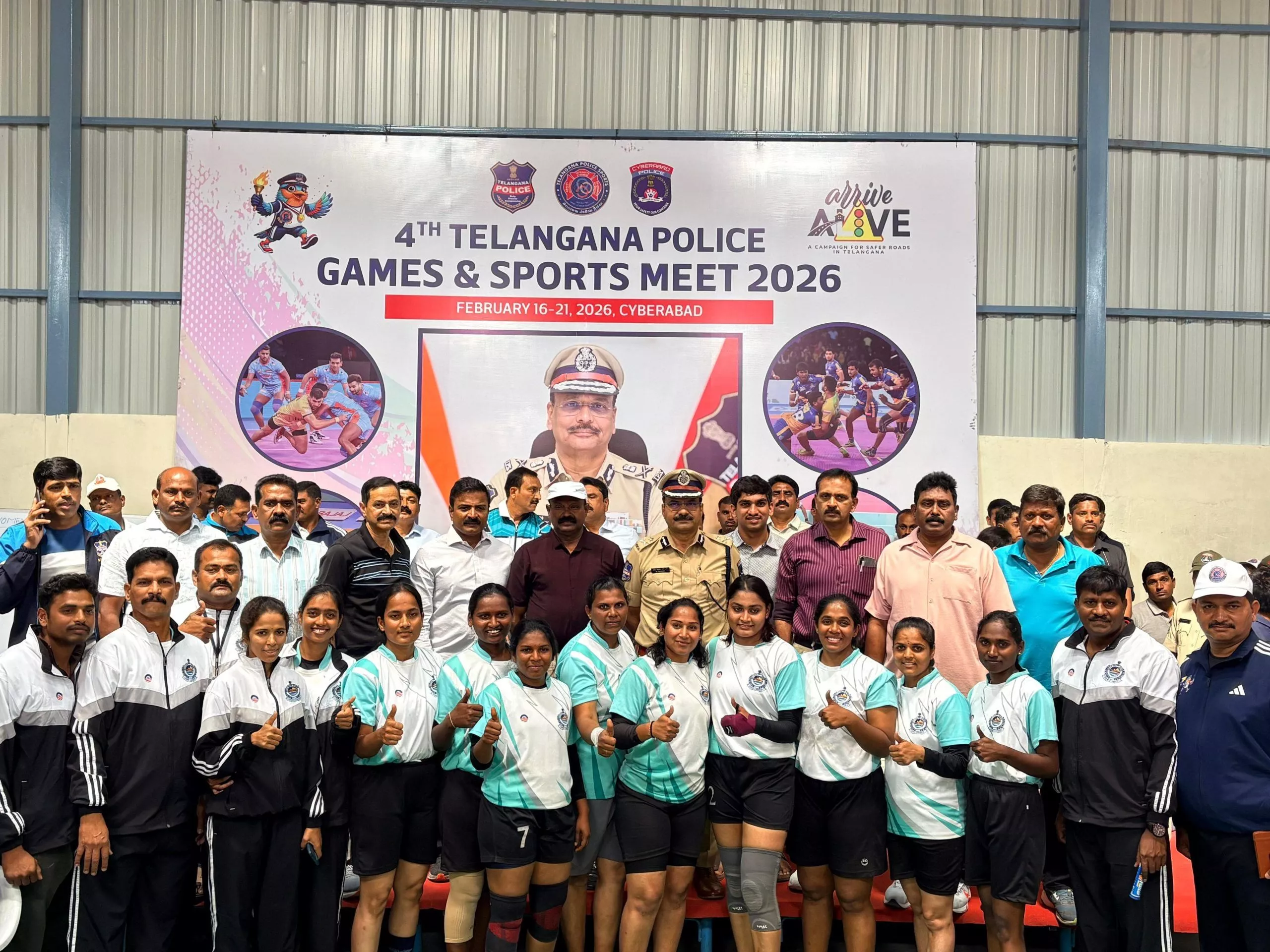 महिला टग ऑफ वॉर में मल्काजगिरी टीम बनी विजेता