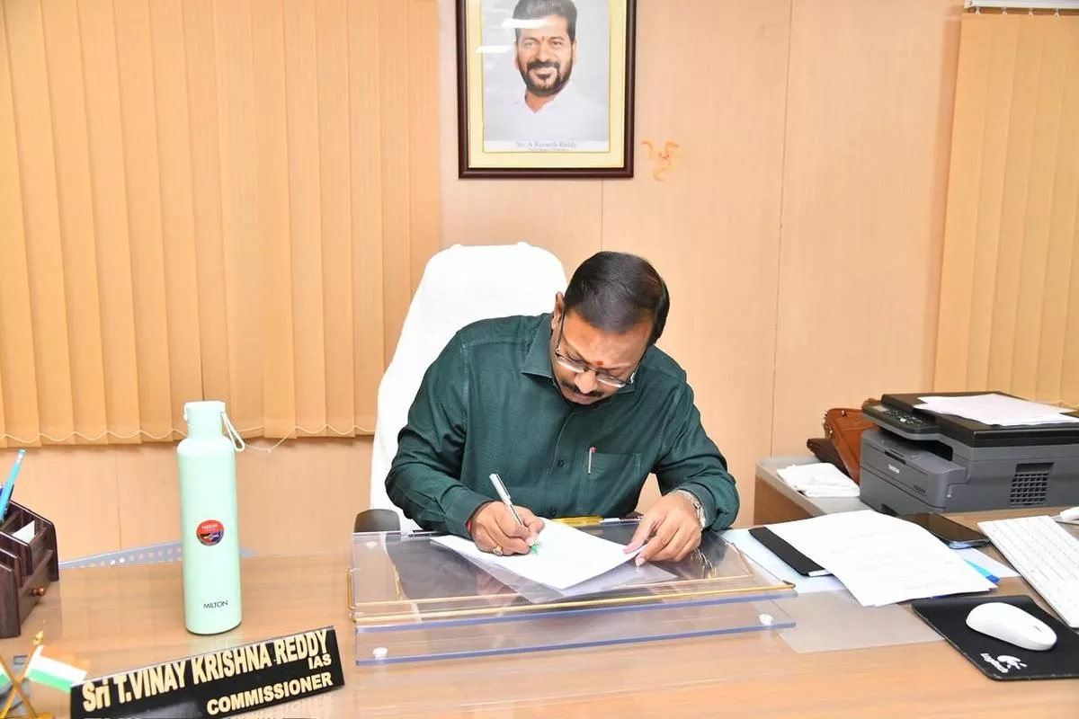 आयुक्त टी. विनय कृष्णा रेड्डी ने एचएमटी नगर का निरीक्षण किया