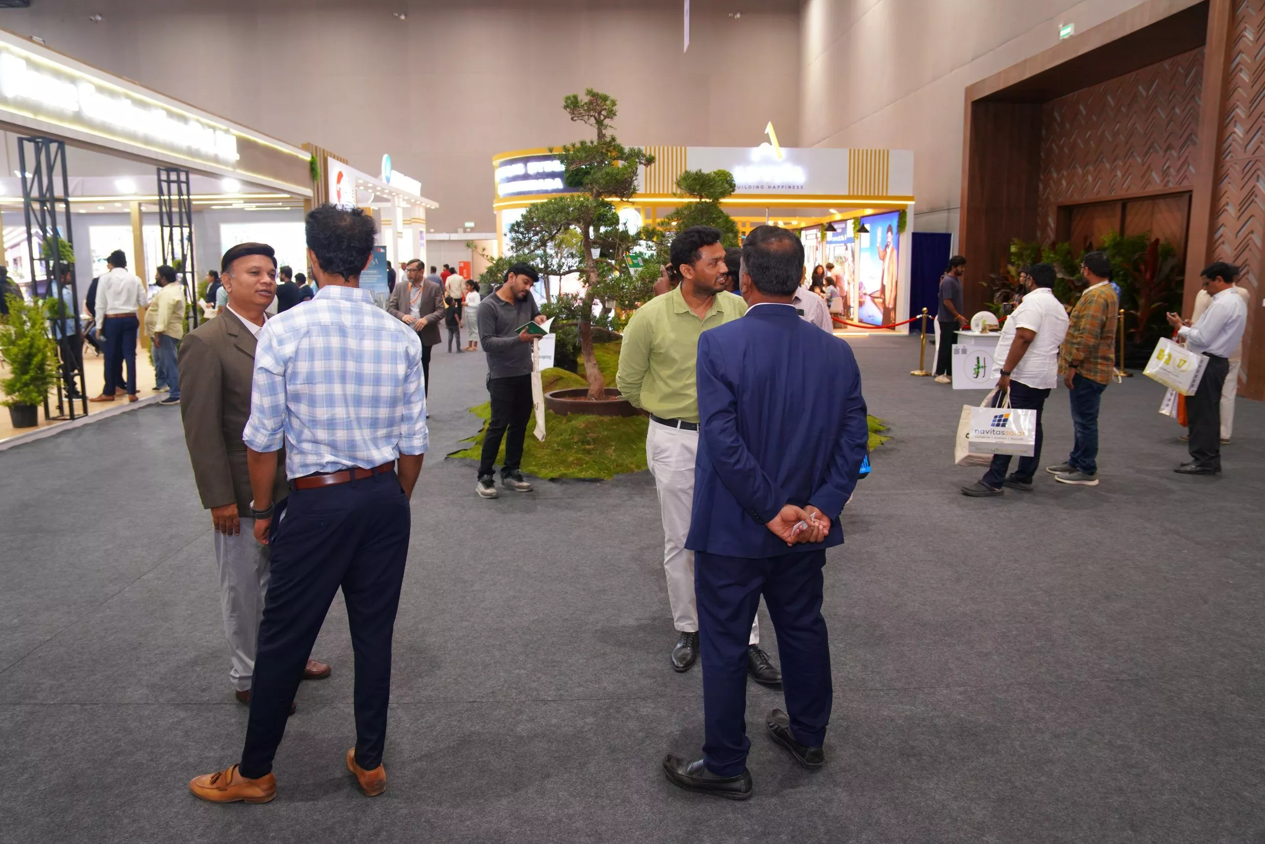 हैदराबाद प्रॉपर्टी शो में जुटे खरीदार और डेवलपर्स