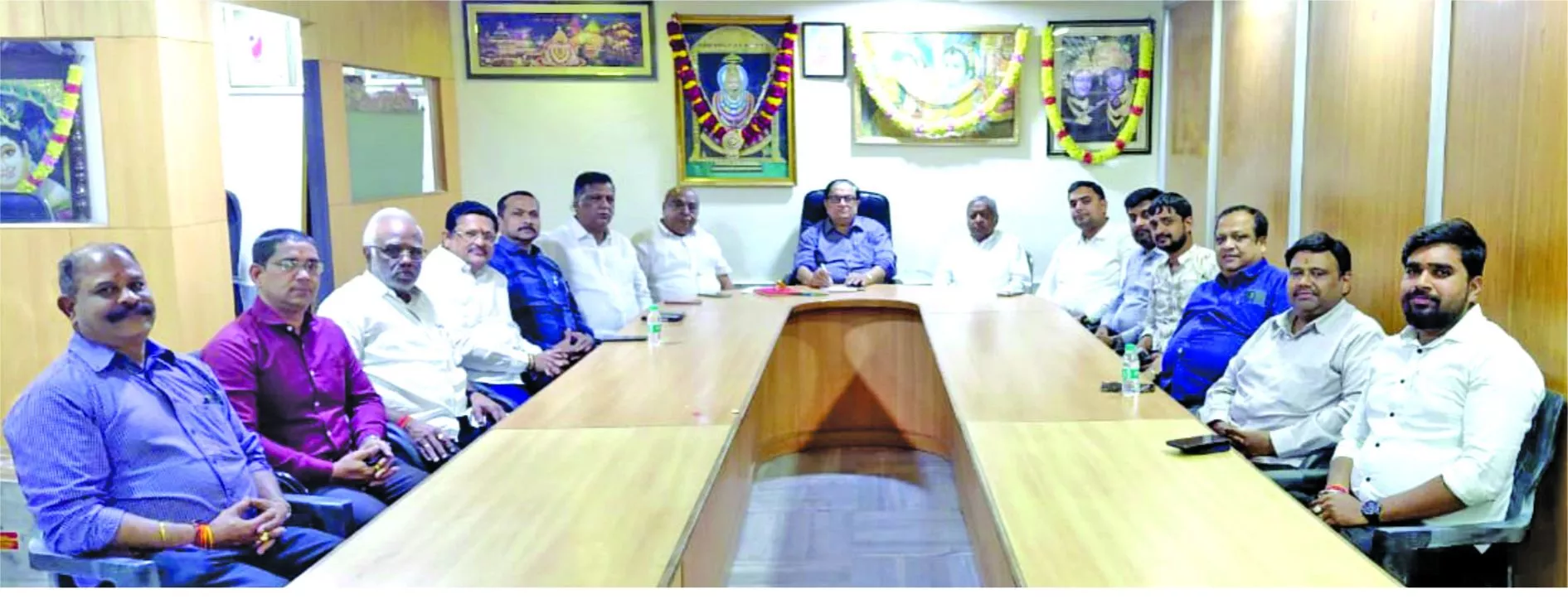 सदस्यों ने बैठक में नई पहलों और कमेटियों पर चर्चा की