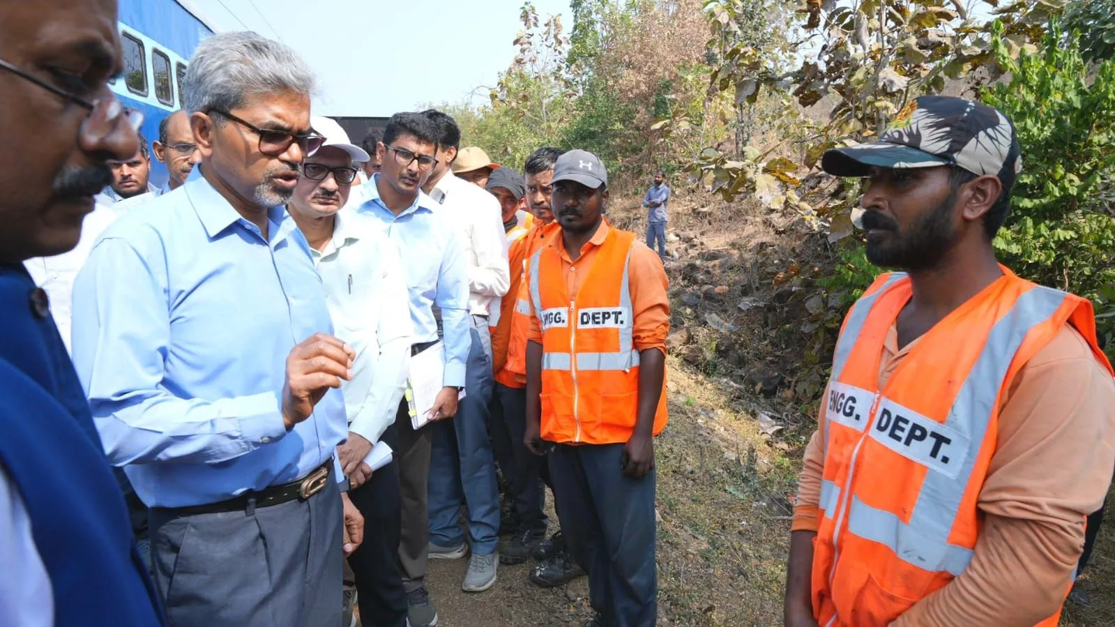 महाप्रबंधक संजय कुमार आदिलाबाद रेल खंड का निरीक्षण