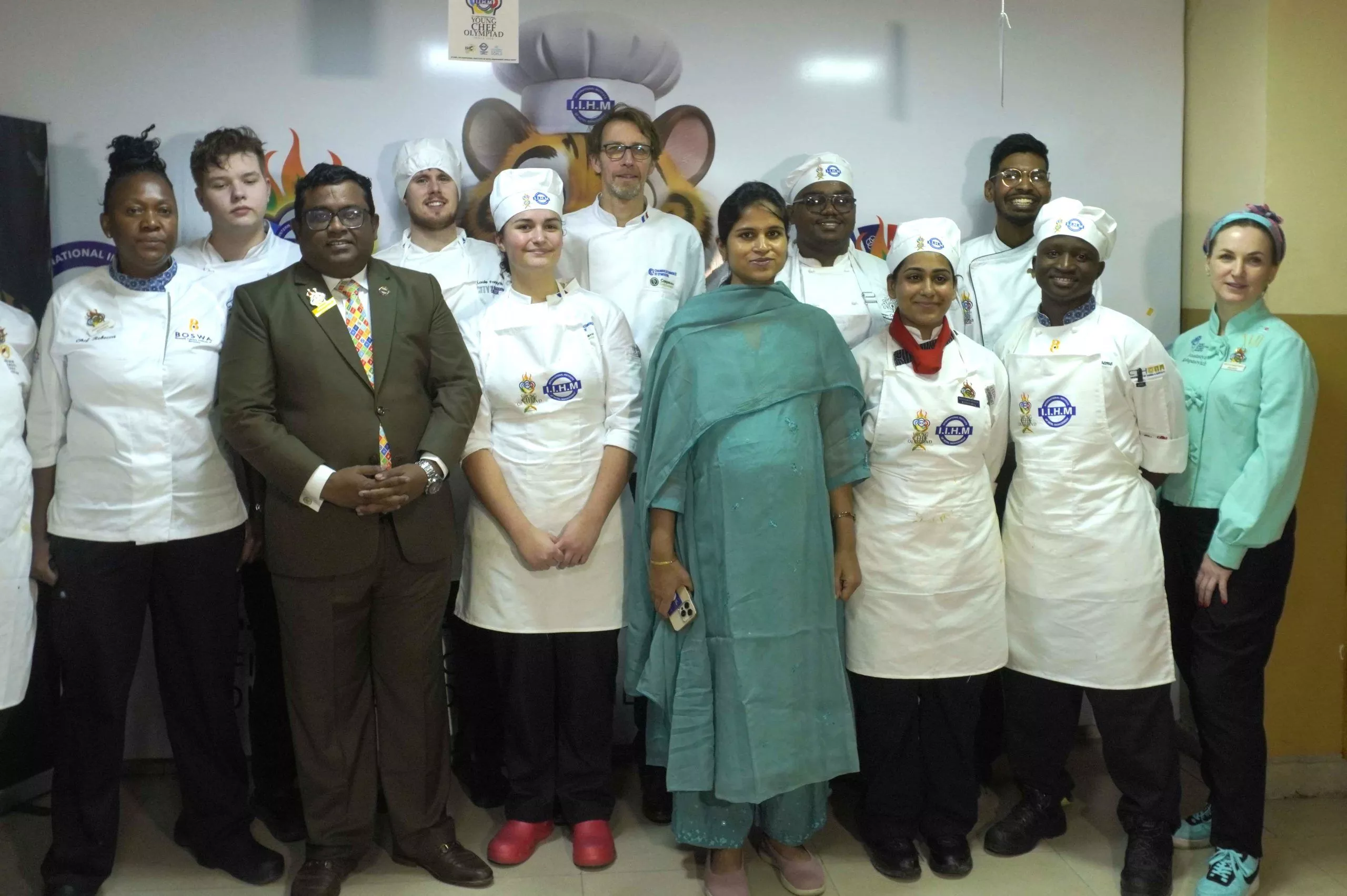 आईआईएचएम में युवा शेफ ओलंपियाड में पाक कला प्रदर्शन