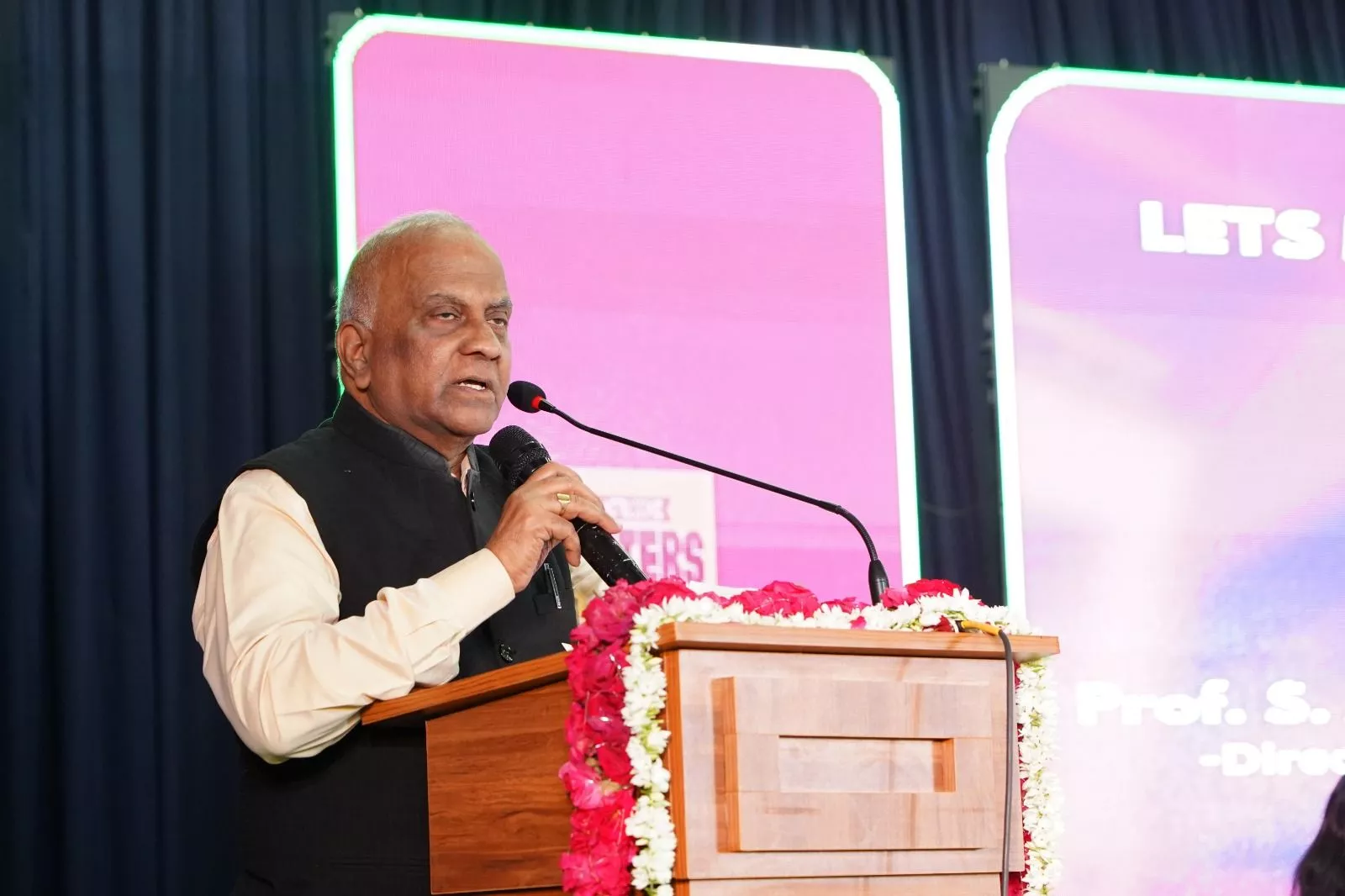 बद्रुका कॉलेज में बिज़ कॉम-2026 का भव्य उद्घाटन समारोह