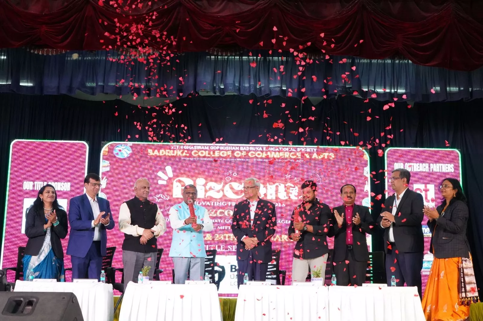 बद्रुका कॉलेज में बिज़ कॉम-2026 का भव्य उद्घाटन समारोह