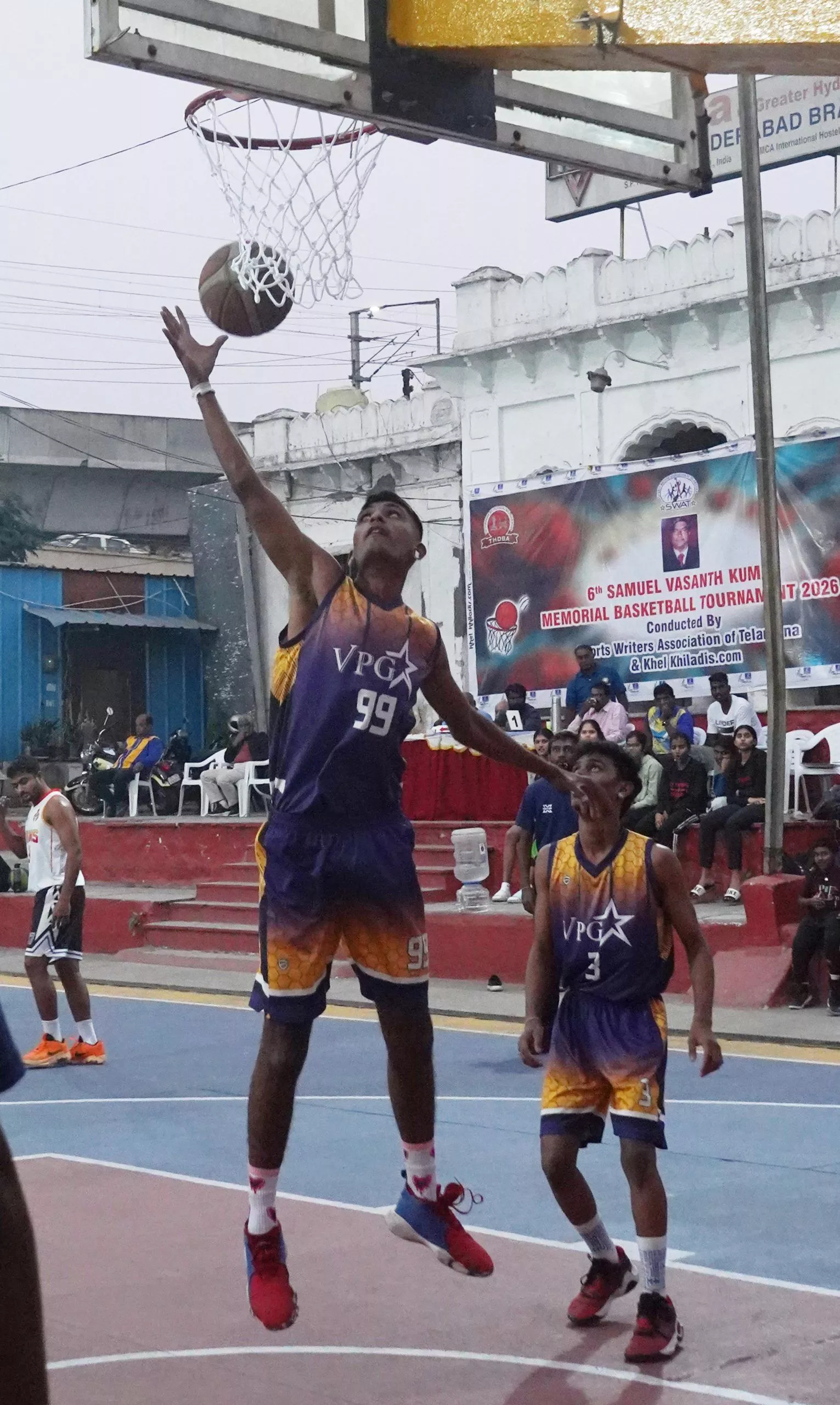 रोमांचक मैच में टाइटन्स की जीत