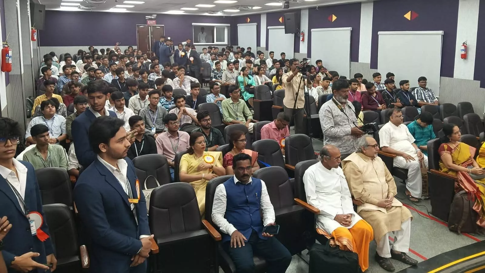 द्वारका दास वैष्णव कॉलेज में पुष्टिमार्ग संगोष्ठी का आयोजन