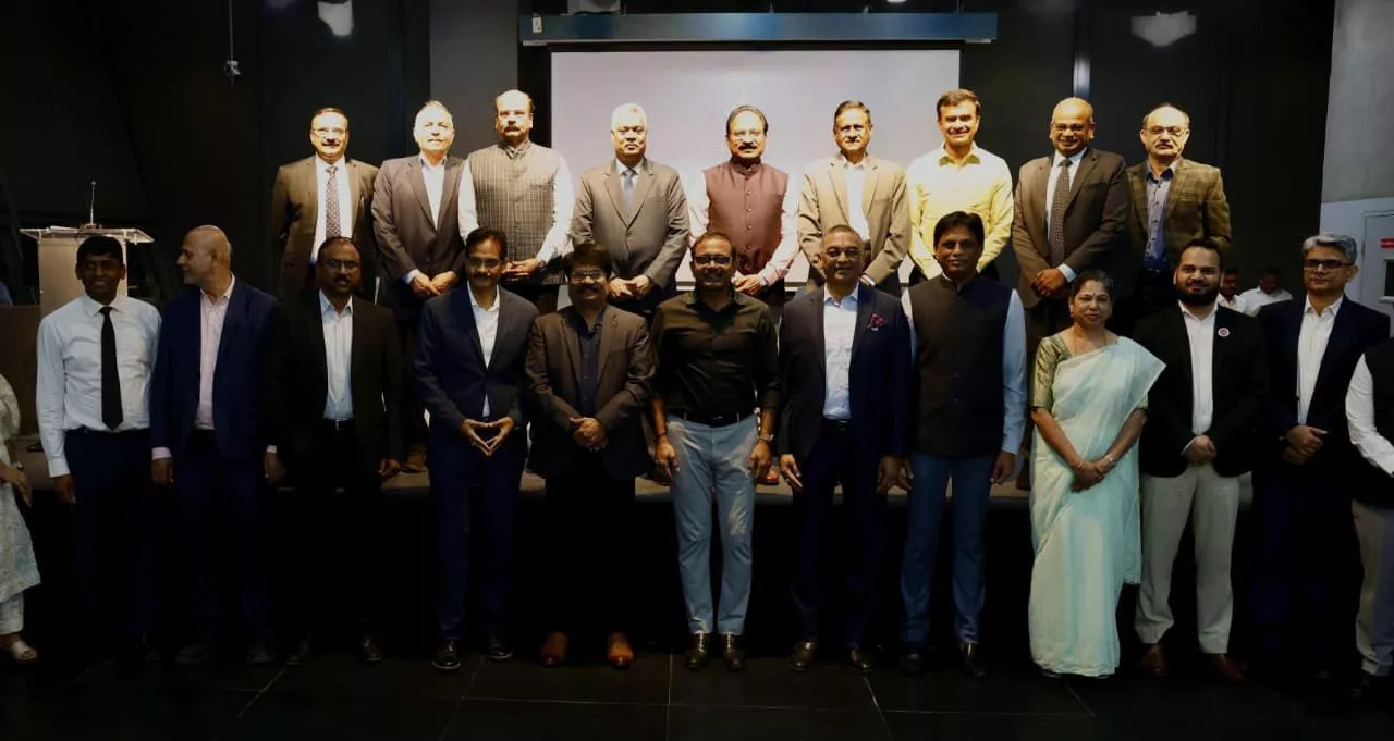 साइबराबाद पुलिस स्थापना दिवस समारोह में अधिकारियों का सम्मान