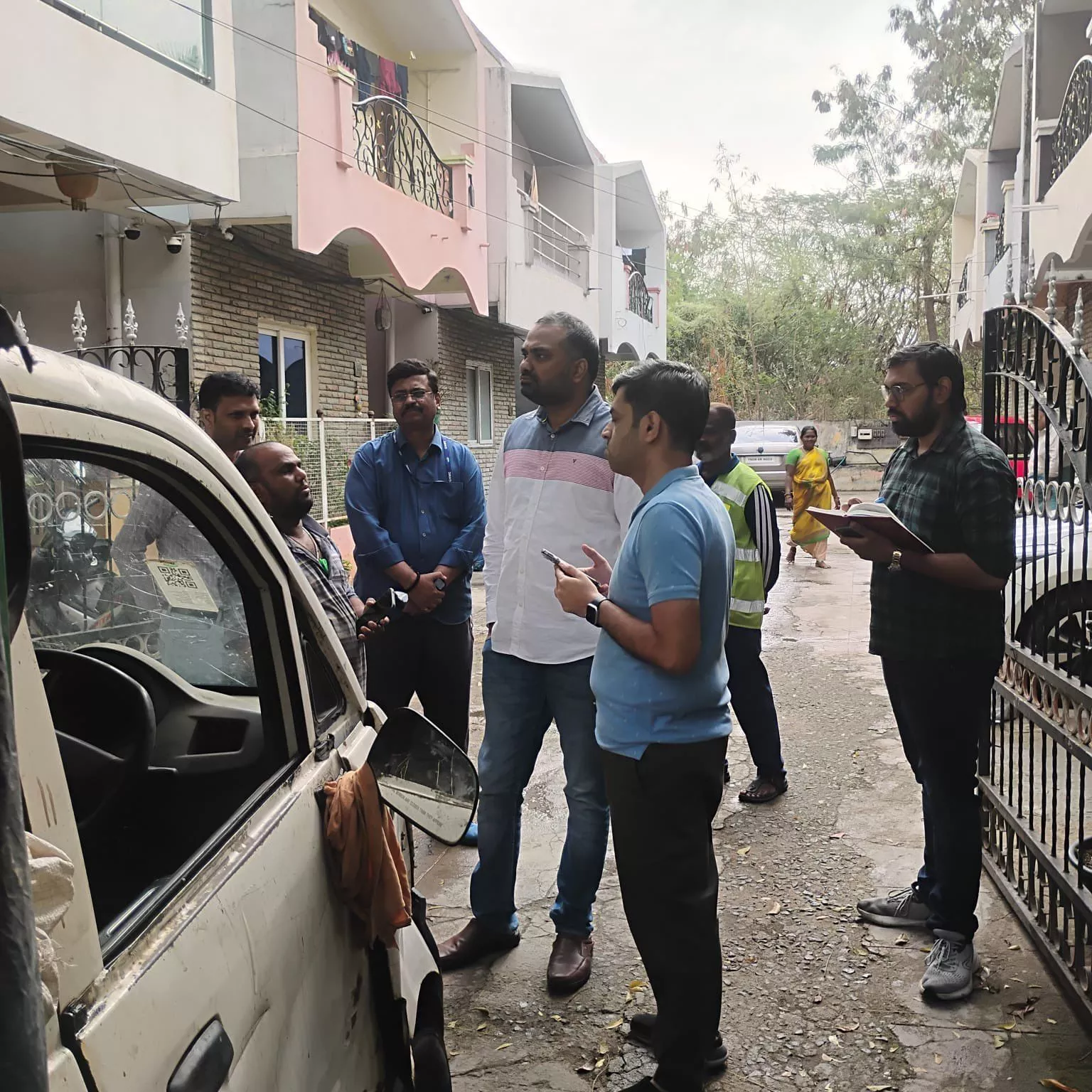 जीएचएमसी आयुक्त ने क्यूआर कोड कचरा संग्रहण पायलट का निरीक्षण किया