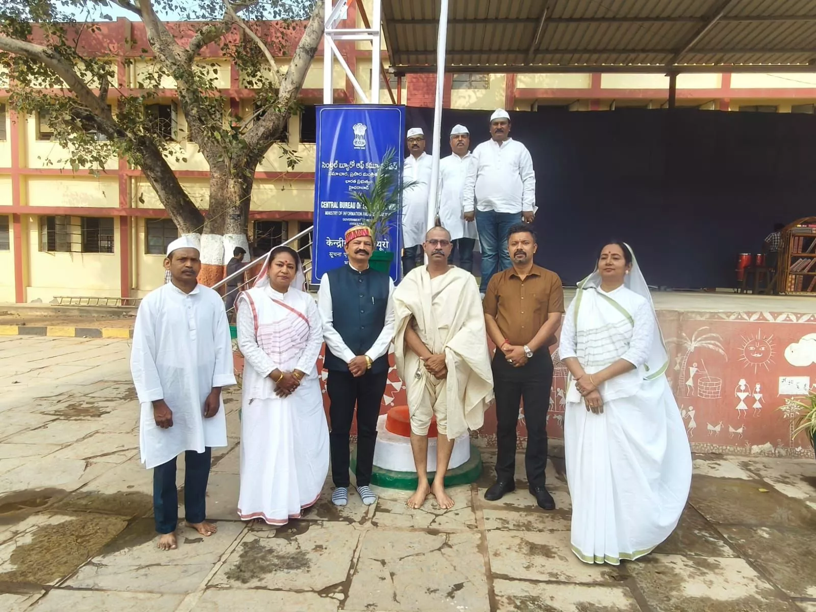 हैदराबाद स्कूल में गांधी मार्गम पखवाड़ा कार्यक्रम का दृश्य