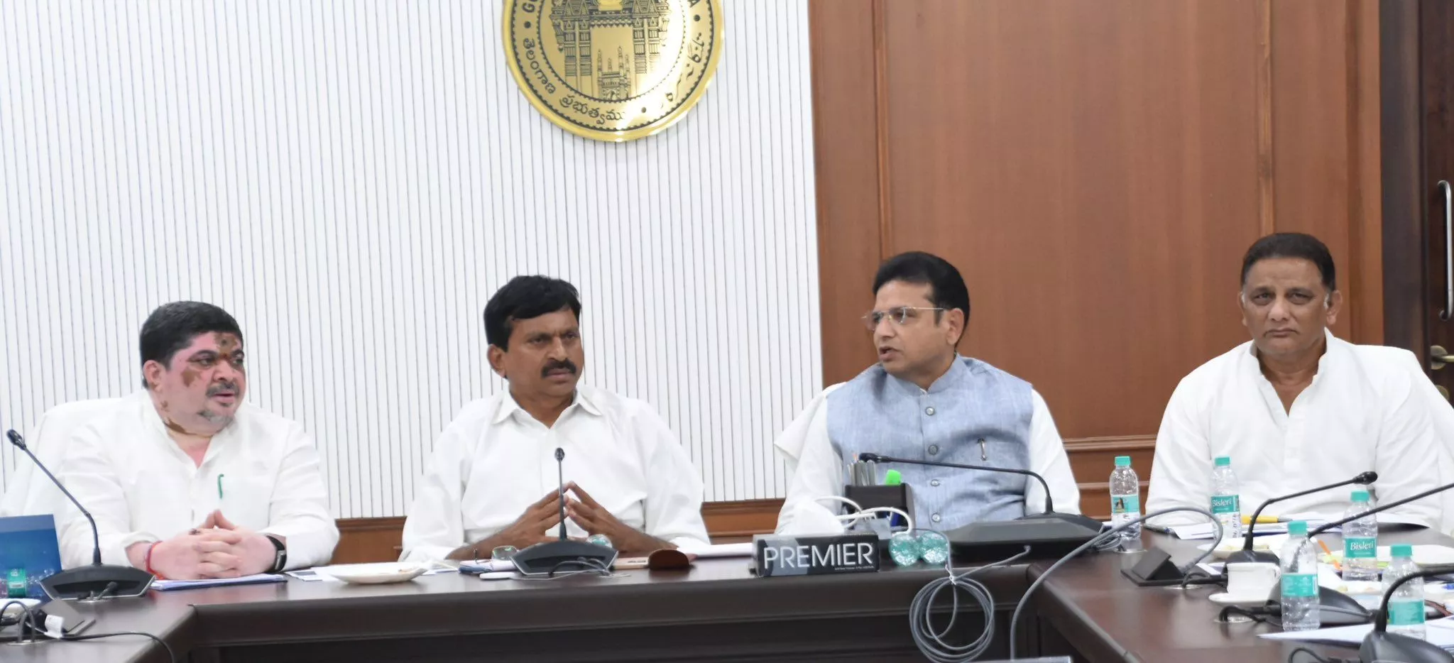 इंदिरम्मा घर योजना पर मंत्री की बैठक