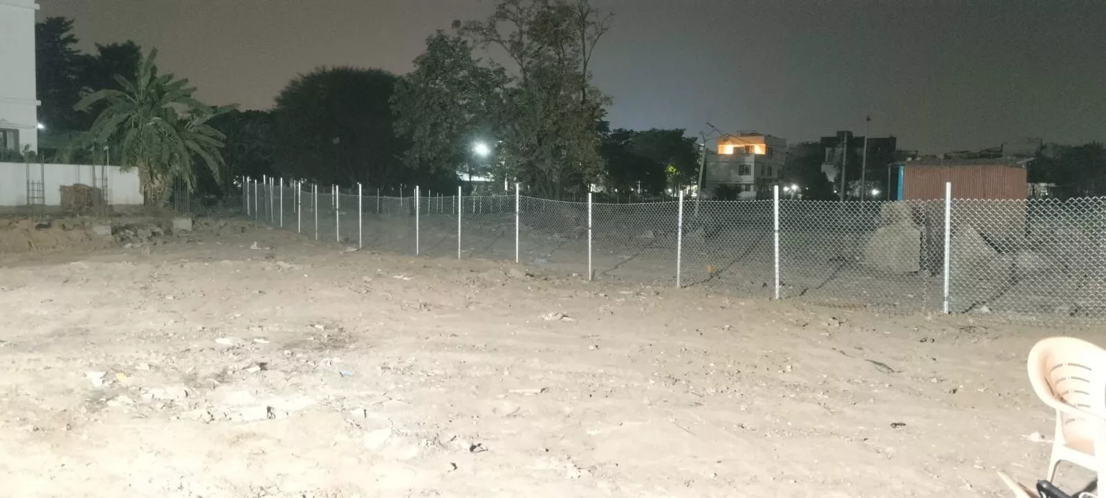 कुकटपल्ली में अतिक्रमण हटाते हैद्रा अधिकारी