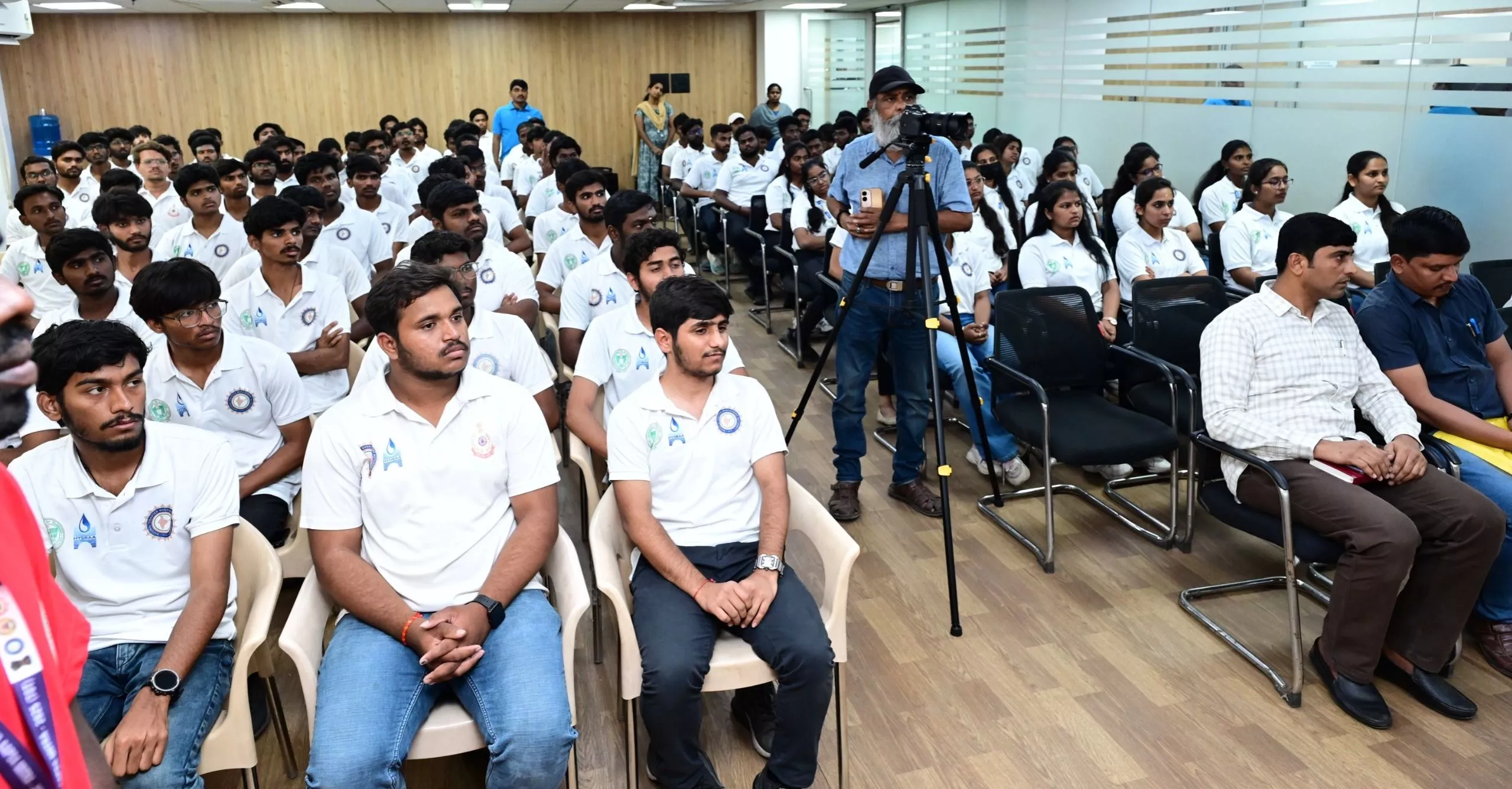 हैद्रा प्रशिक्षण कार्यक्रम में युवा स्वयंसेवकों को प्रमाण पत्र वितरित