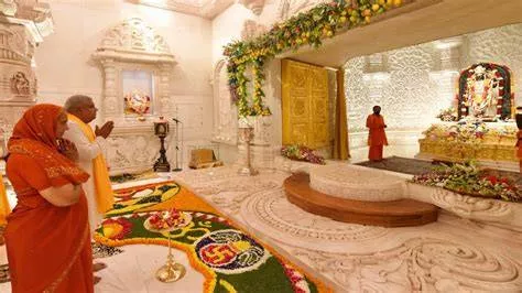 राम मंदिर में दर्शन करते भरत जगदेव