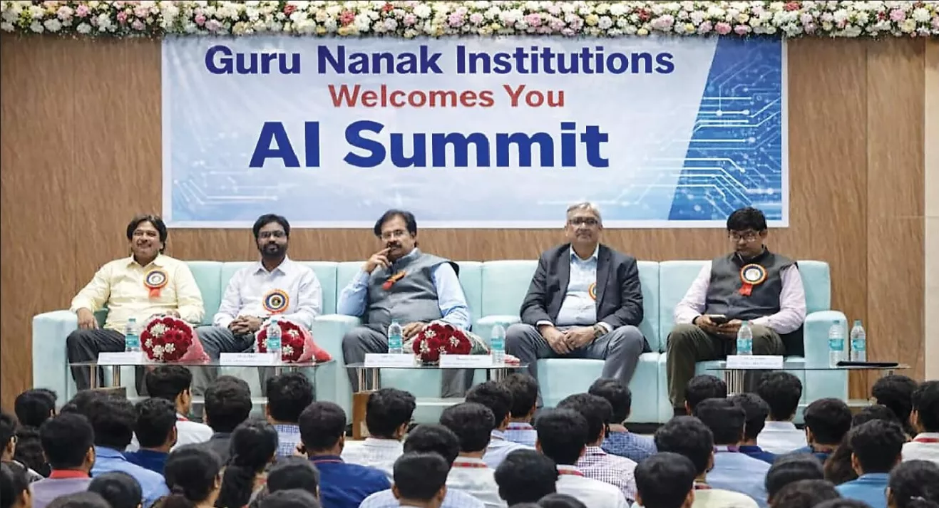एआई समिट 2026 में छात्रों की प्रस्तुति