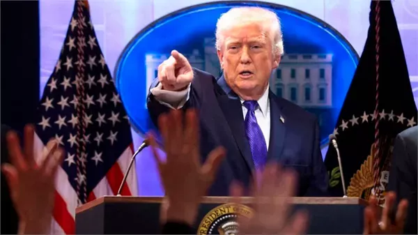 डेमोक्रेटिक सांसदों ने ट्रंप प्रशासन से अरबों डॉलर शुल्क लौटाने की मांग