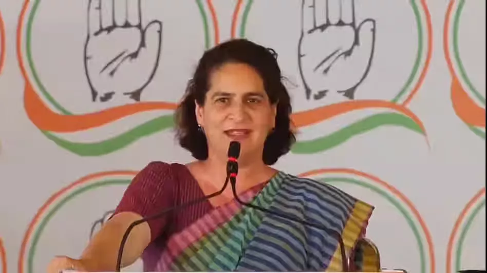प्रियंका गांधी की मांग