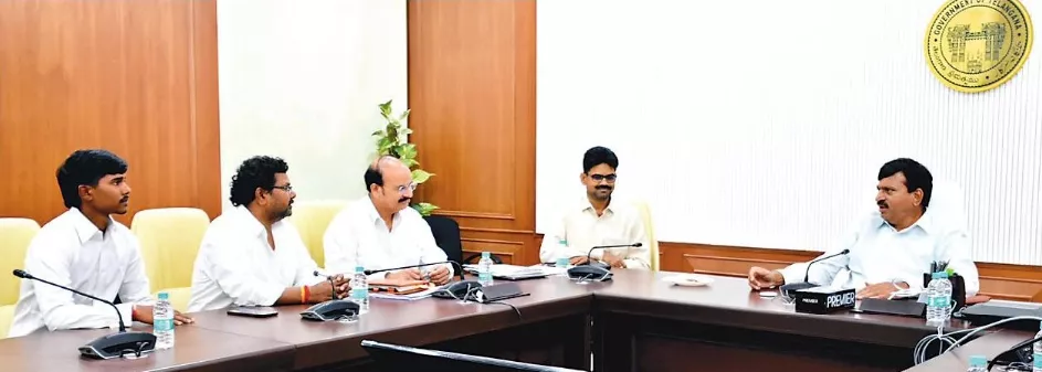 तेलंगाना में तहसीलदार-आरडीओ कार्यालयों के स्थायी भवन